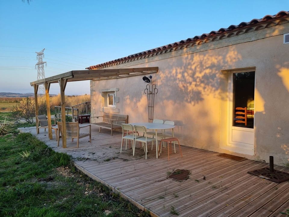 grande terrasse privée avec pergola 30m²
