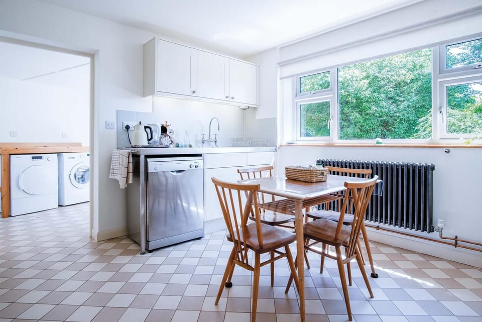 Palace Park - 2 Bedroom Bungalow - Manorbier (20316)
