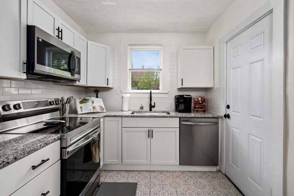Fully Furnished Kitchen