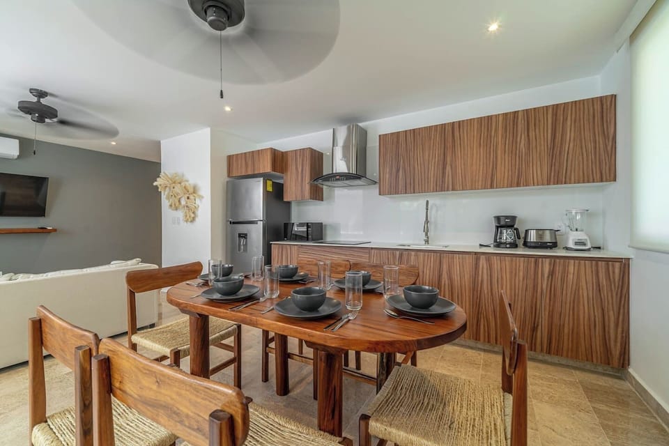 Bright and airy dining area with seating for six