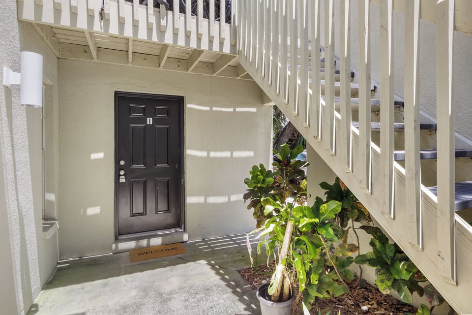 Downstairs, corner unit - quiet and no stairs required!