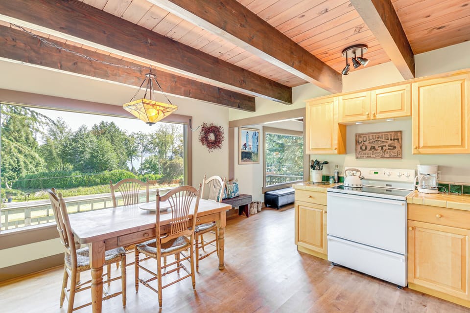 Dining Area | 1st Floor