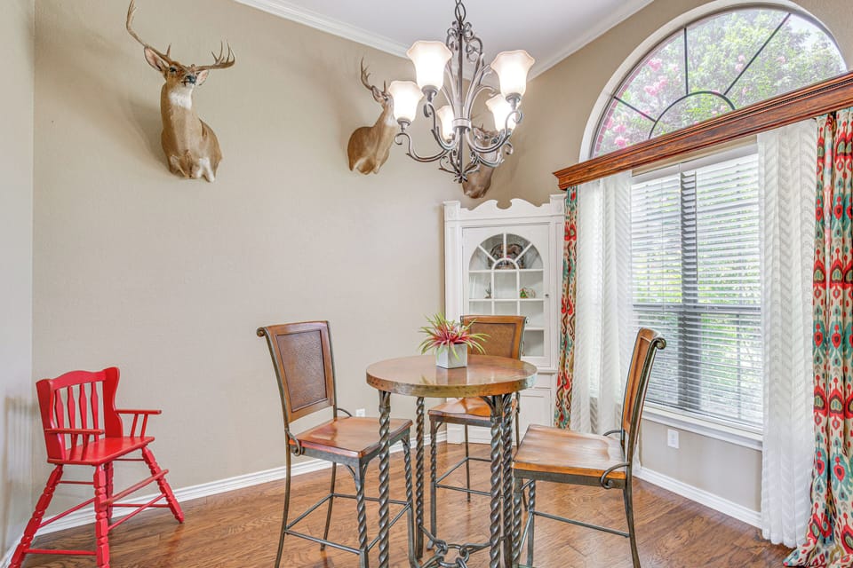Additional Dining Area