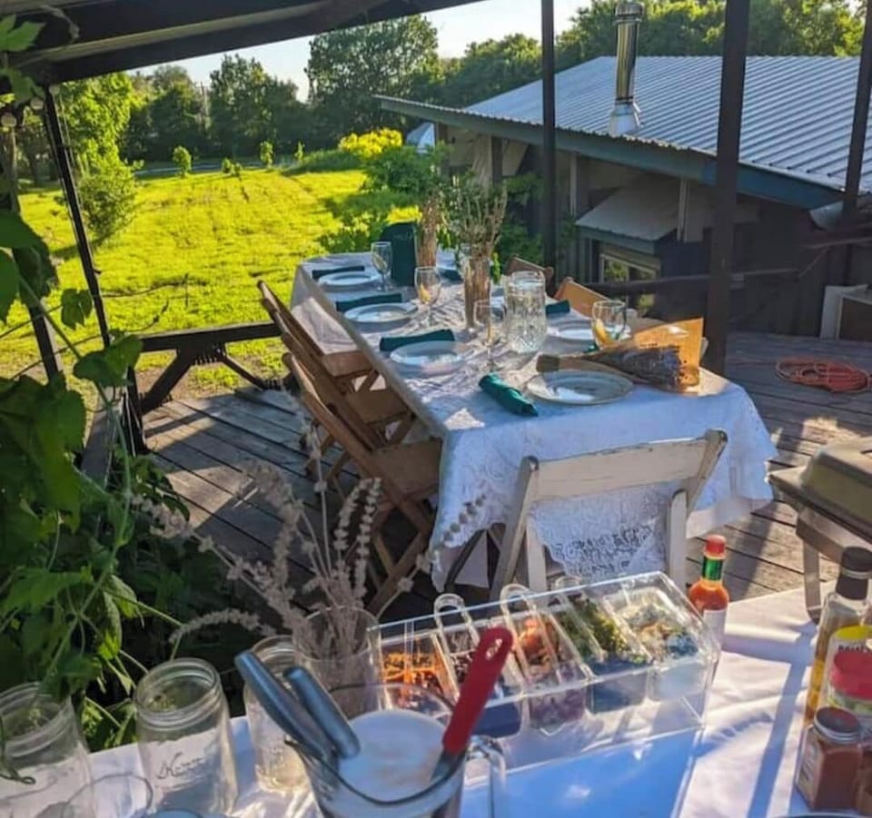 Outdoor dining