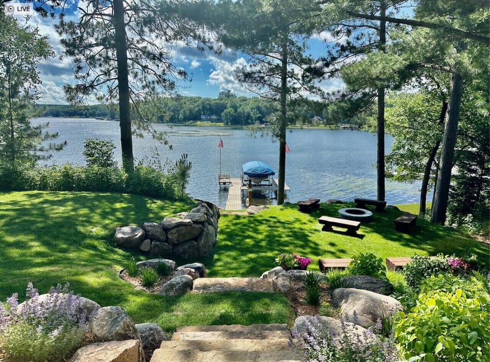 Lodge House: Back yard on Roy Lake