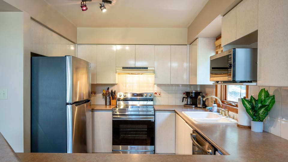 Main Floor - Kitchen