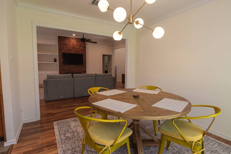 Dining Area 2 to Living Room