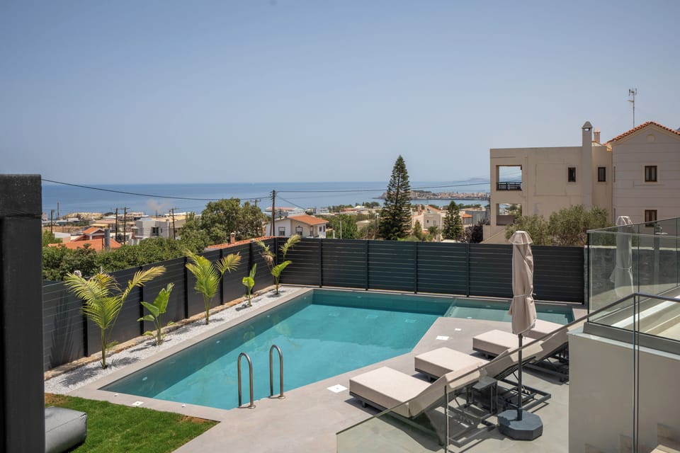Tranquility unfold at the 40m2 pool area with enchanted outdoor settings.