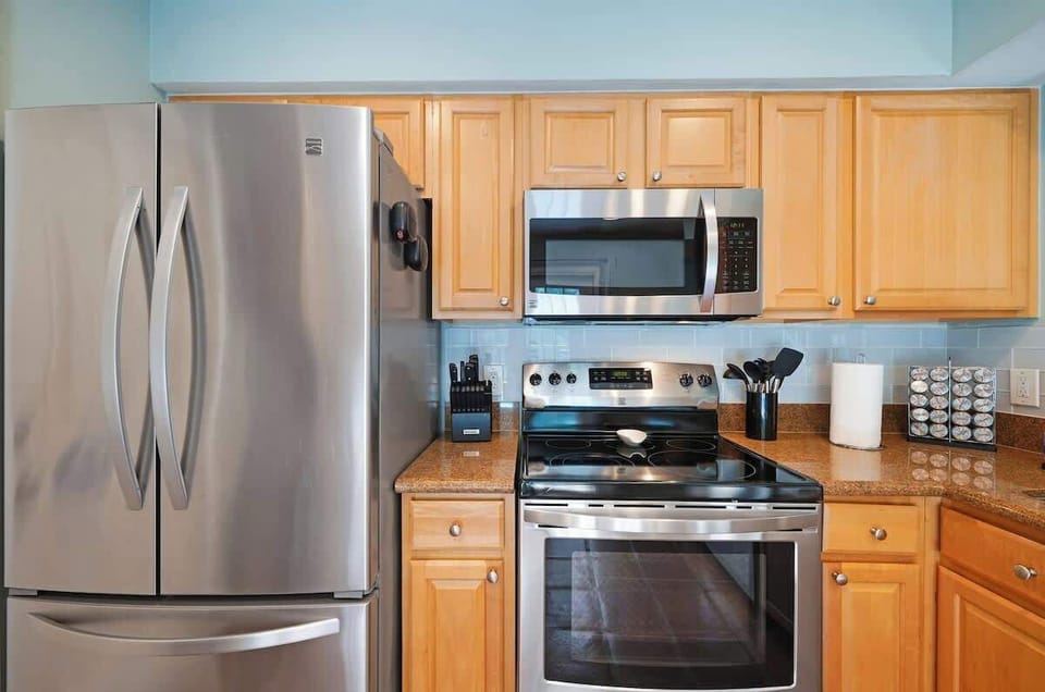 Whether you're making a quick snack or a gourmet dinner, this kitchen provides a convenient and enjoyable cooking experience.