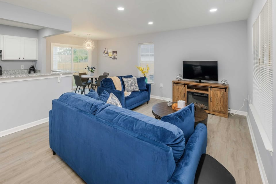 Whether it’s movies, board games, or good conversation, this living area brings everyone together.