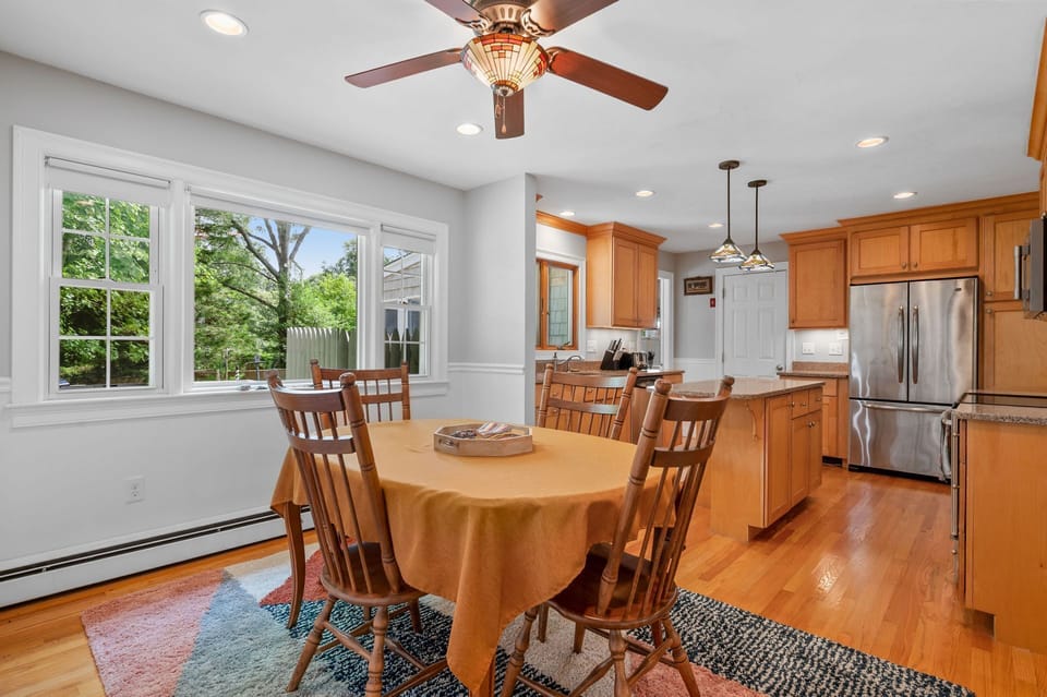 Dining room for four
