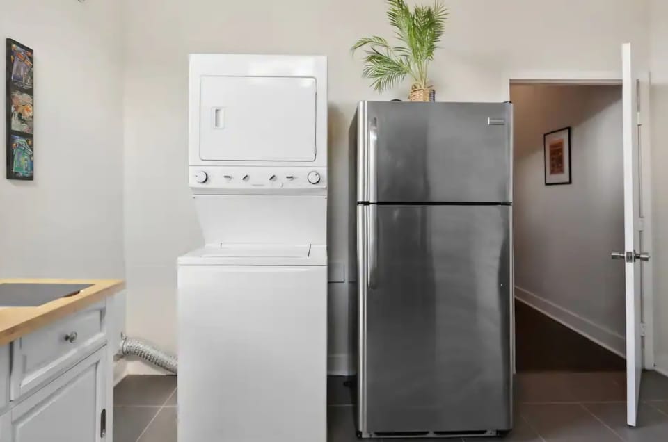 Free laundry in unit