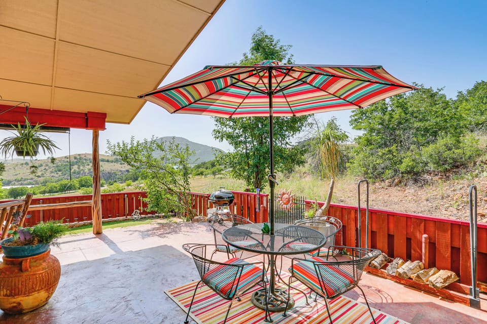 Medicine Park Vacation Rental | 2BR | 1BA | 1,000 Sq Ft | Stairs to Enter