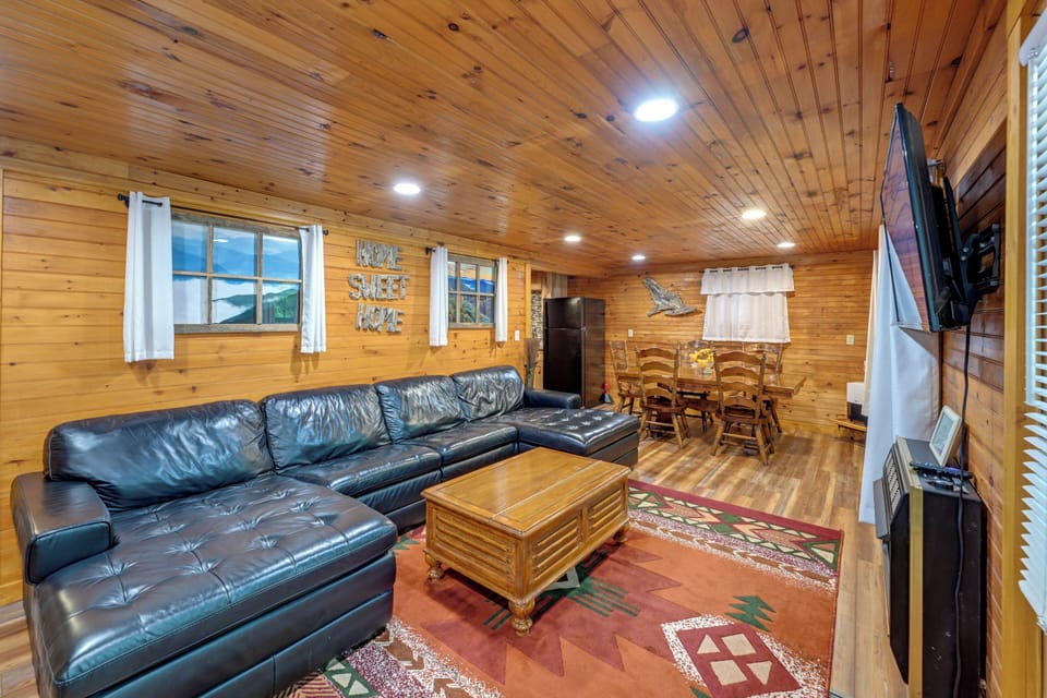 Robbinsville Vacation Rental | 3BR | 2BA | 1,200 Sq Ft | Step-Free Access (Ramp)