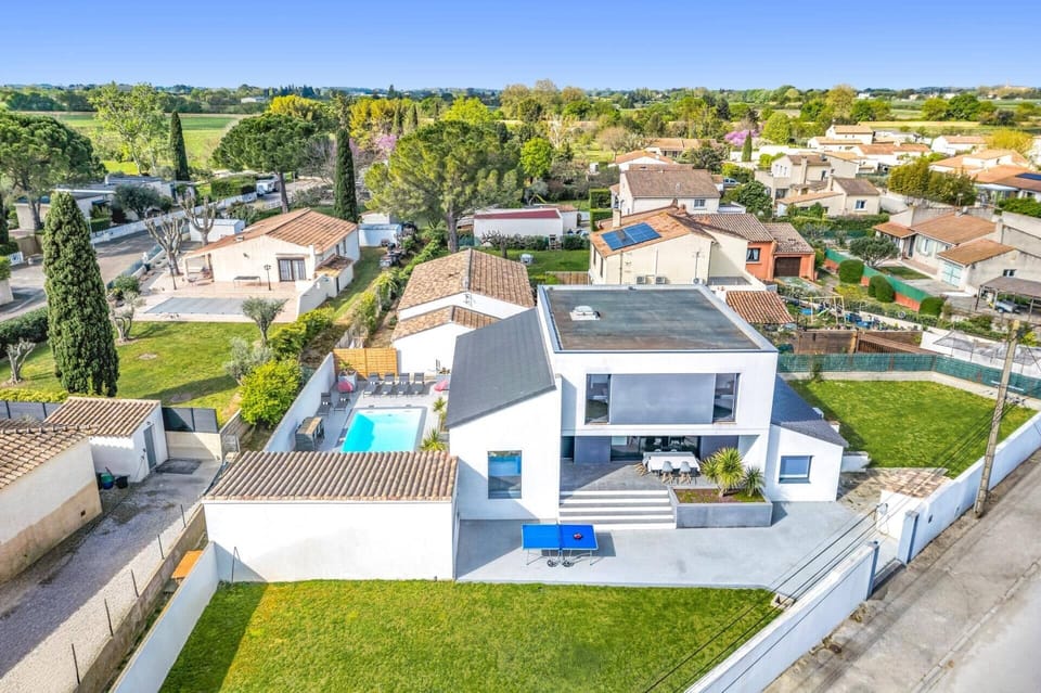 Villa Manade image