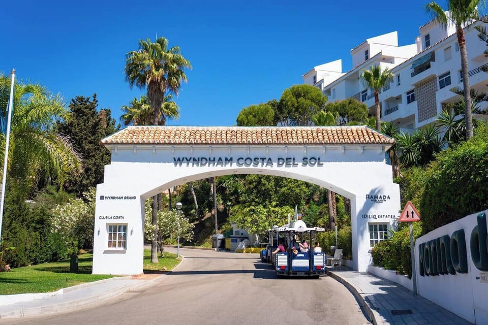 Entrada de la urbanización