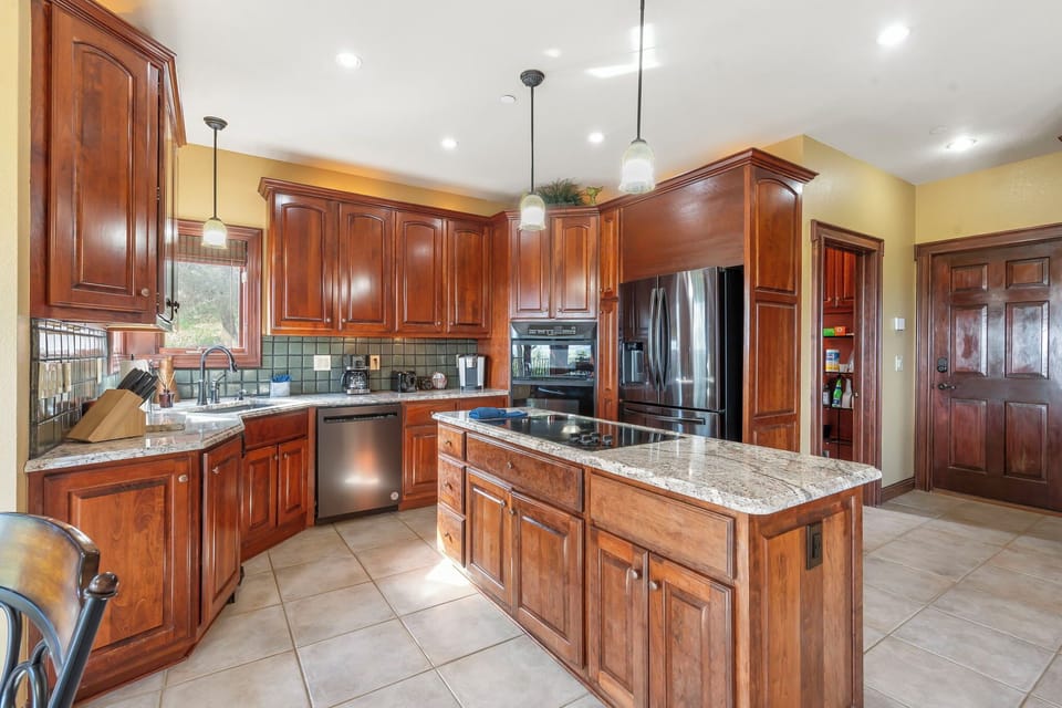 Full Kitchen with Upgraded Appliances