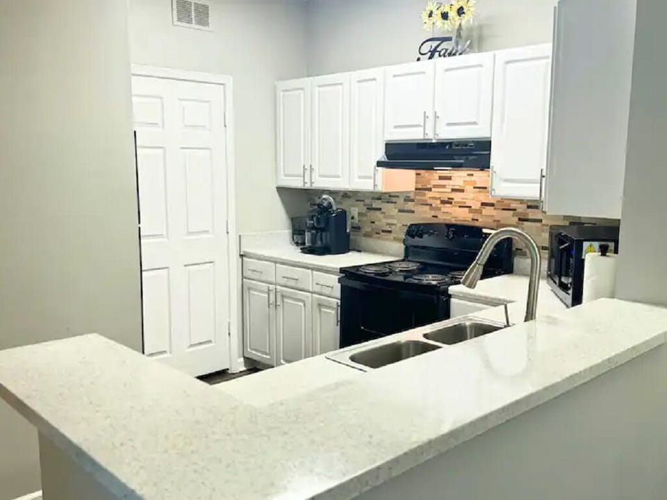 full kitchen