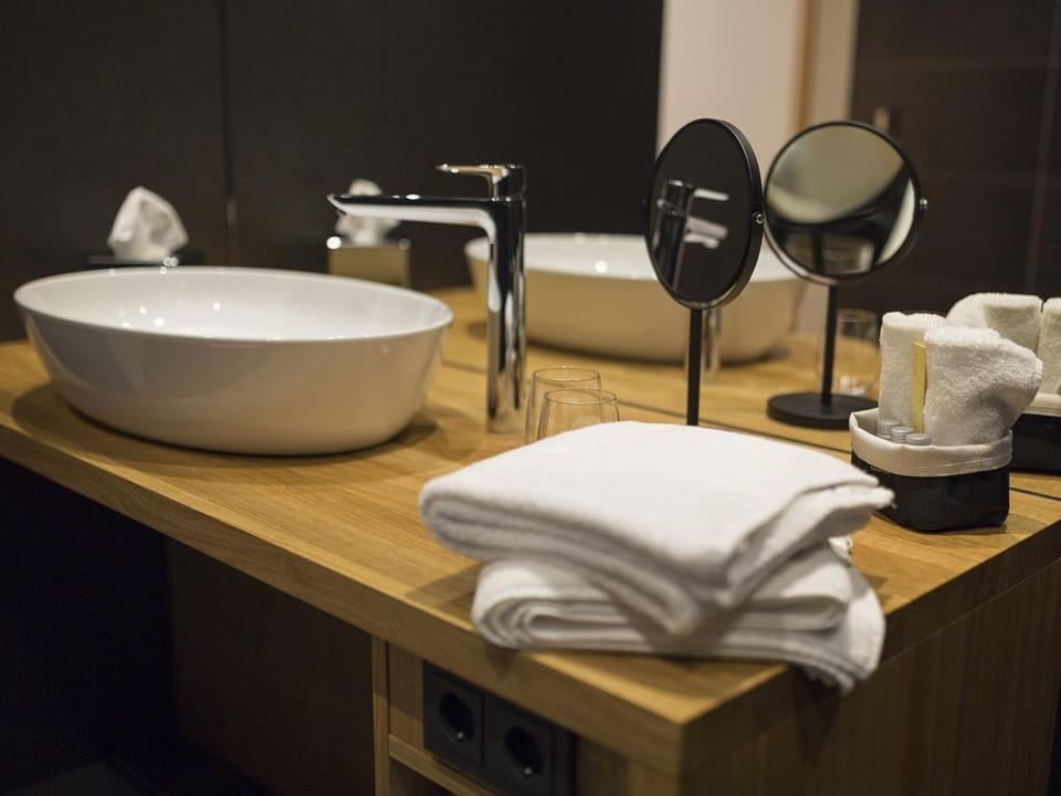 Bathroom amenities