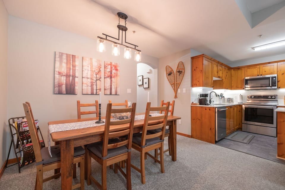 Dining area: Seats six people