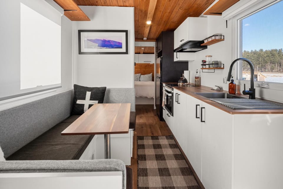 Scenic Tiny Home, Five Minutes to Stowe Main St! (3217)
