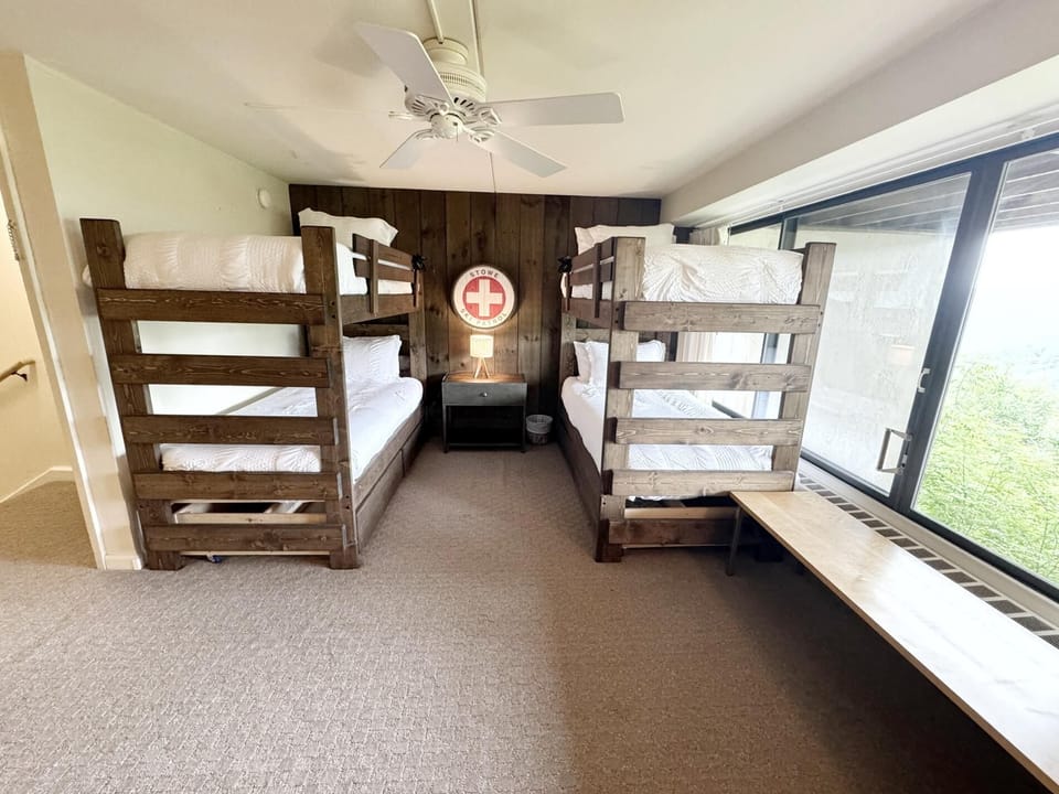 Scenic Notchbrook Retreat, a mountain getaway! (3894)