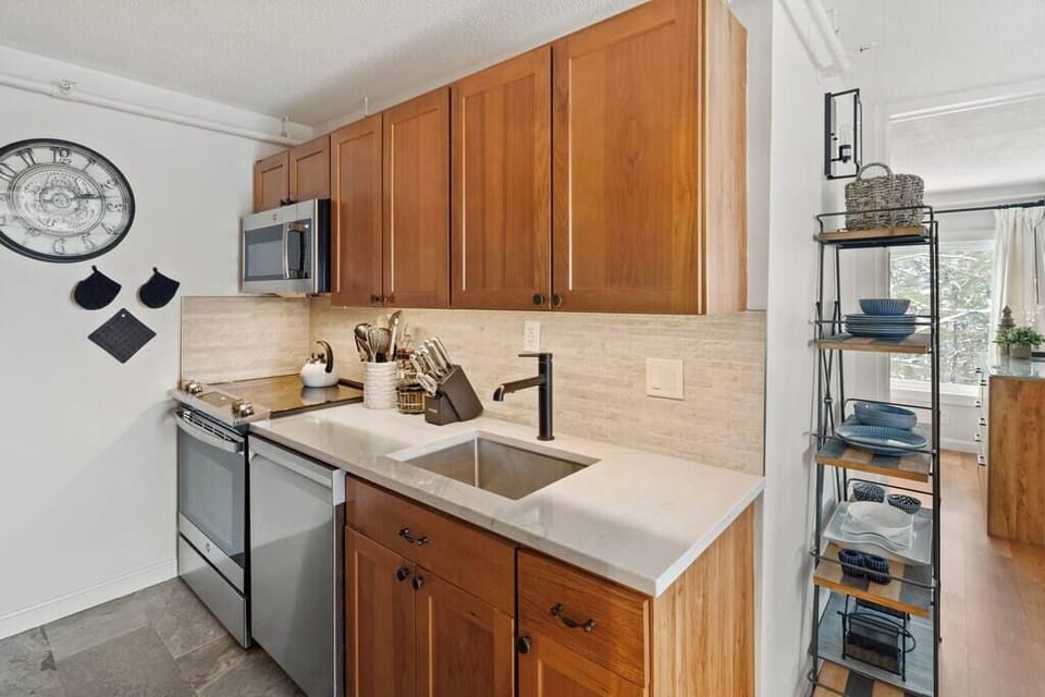 Stunning views of Stowe, two bedroom, location! (1025)