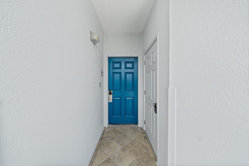 Enjoy an easy self check in via smart lock keyless entry