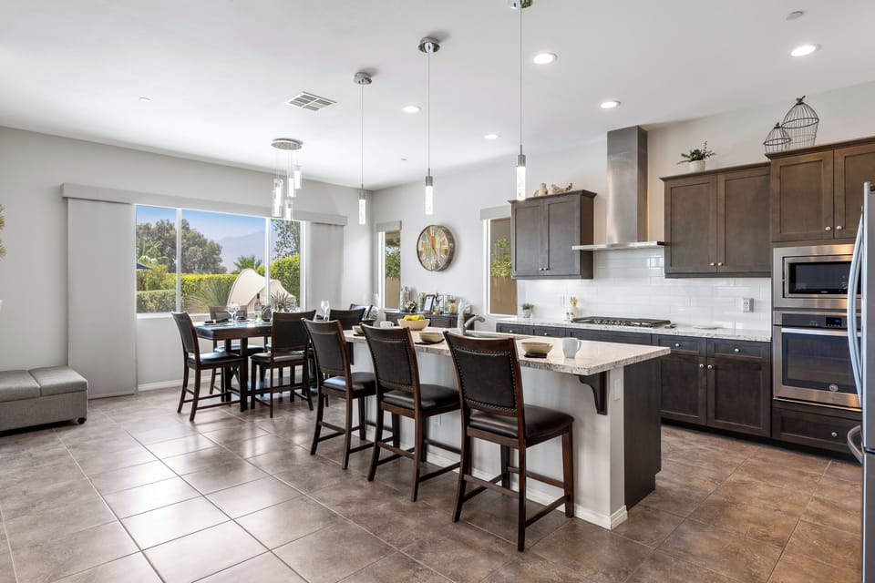 Amazing chef's kitchen with Island