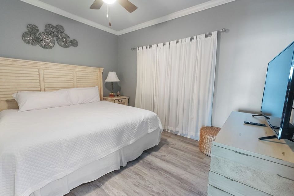Beach Club Doral 1102 - Signature Properties