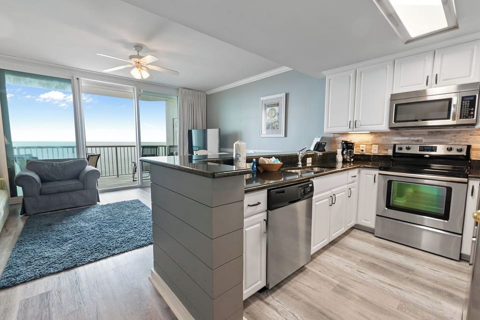 Beach Club Doral 1102 - Signature Properties