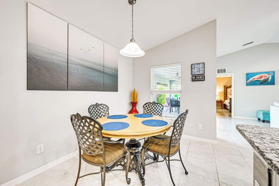 Dining Area | Open Floor Plan