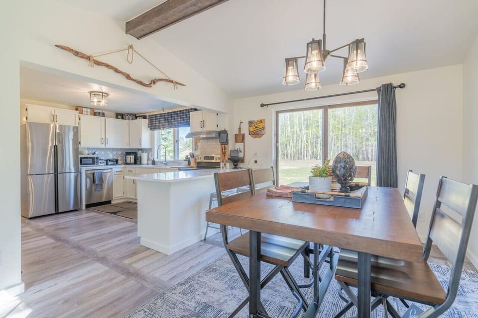 Dining Area/Kitchen