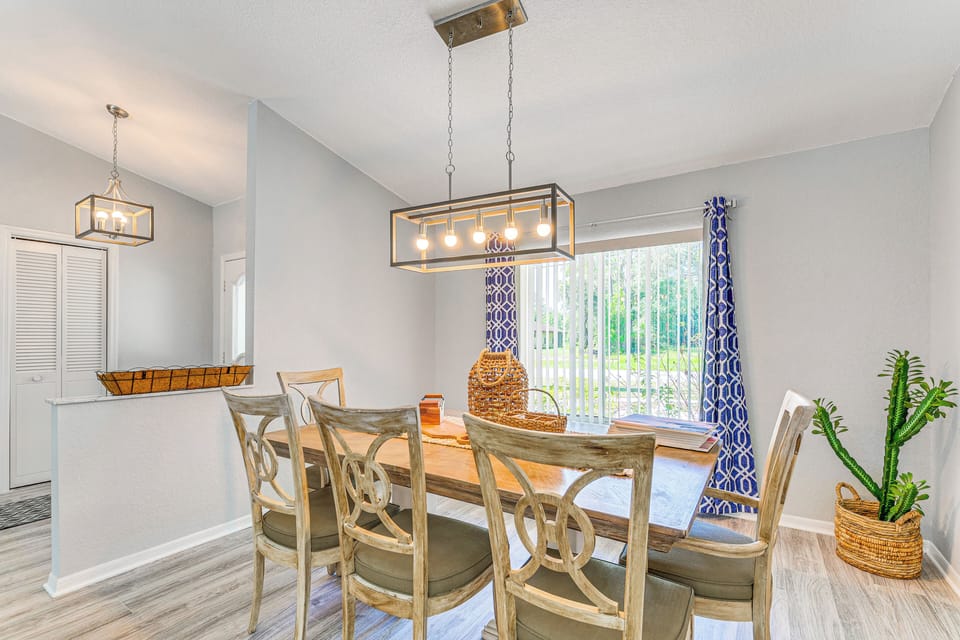 Dining Area | Dishware & Flatware
