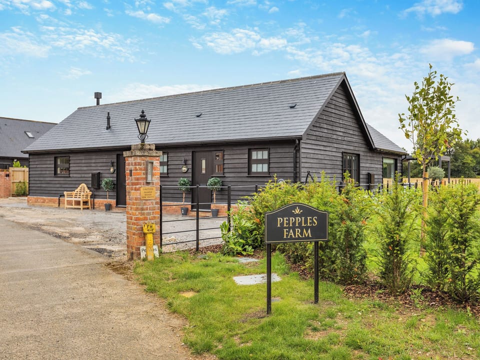 Exterior | Piglet Cottage - Wiggles and Piggles, Wimbish