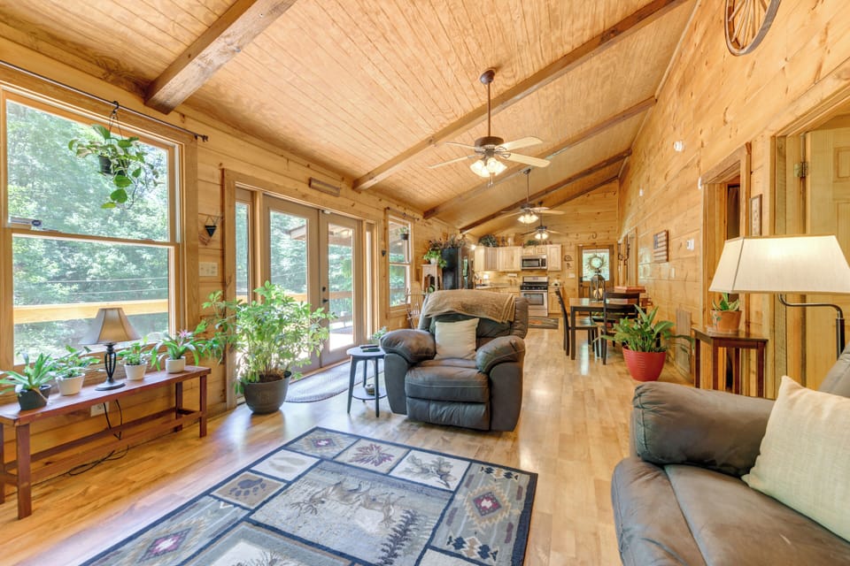 Living Area | Flat-Screen TV w/ Cable & DVD Player | Fireplace