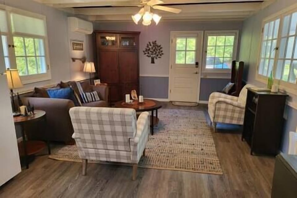 Family / Living Room 2