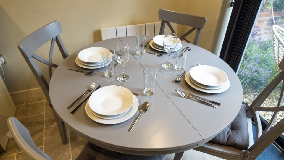 Dining / Restaurant