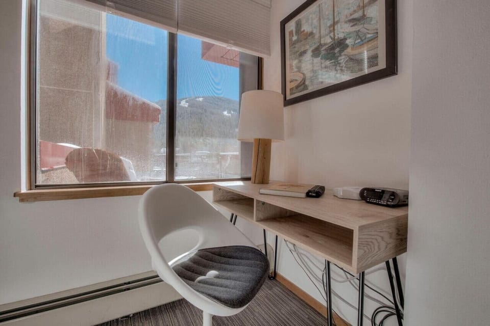 Work Away From Home With High-Speed Wifi and Mountain Views