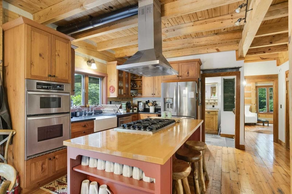 Large Island with Cooktop and Seating for Three