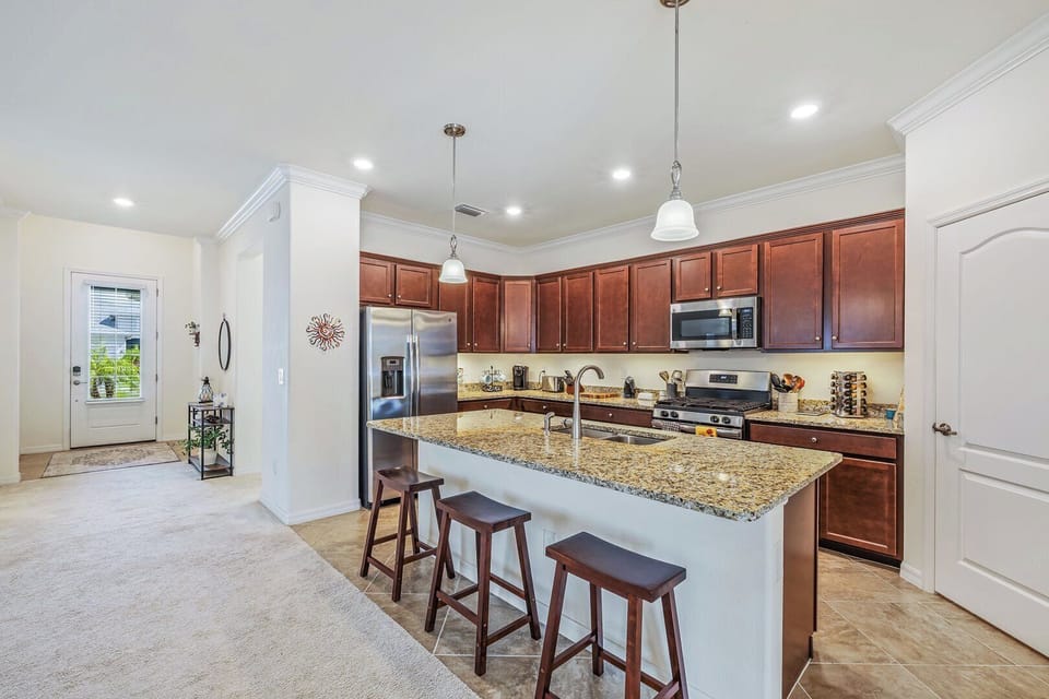 Entryway into the Kitchen
