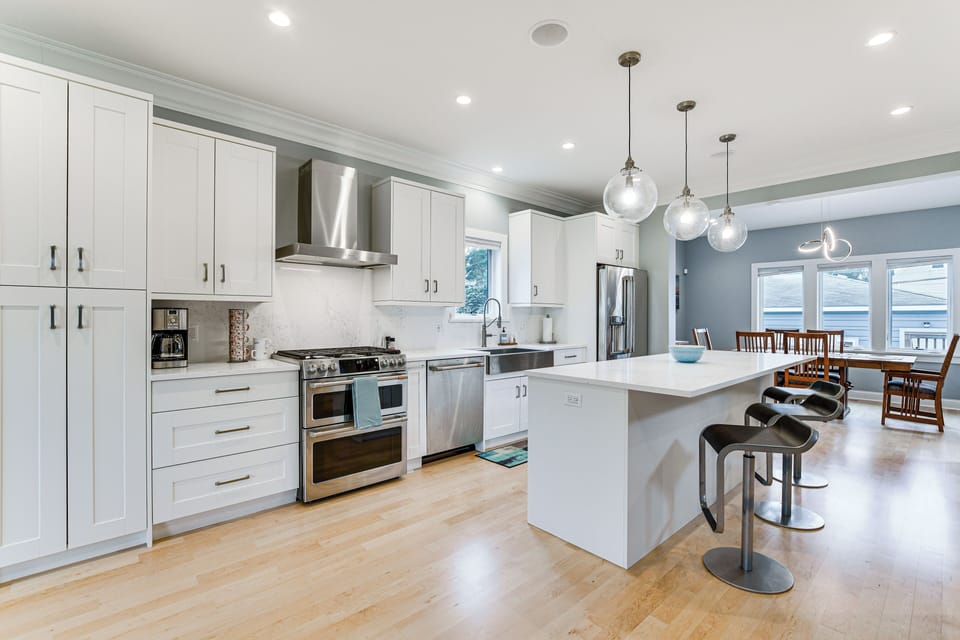 Kitchen | Cooking Basics | Breakfast Bar | 1st Floor