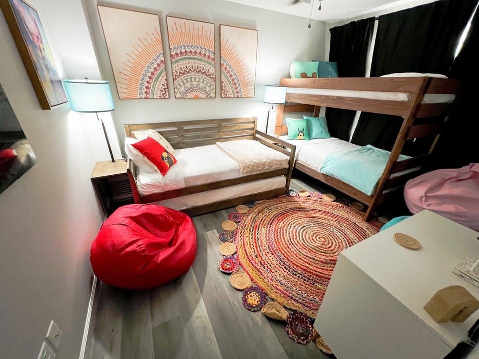 Bunk Room- Sleeps 4, Cable TV, Access to the Shared Bathroom