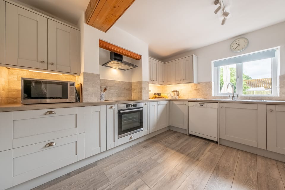 Ground floor: A fully fitted, well-equipped kitchen
