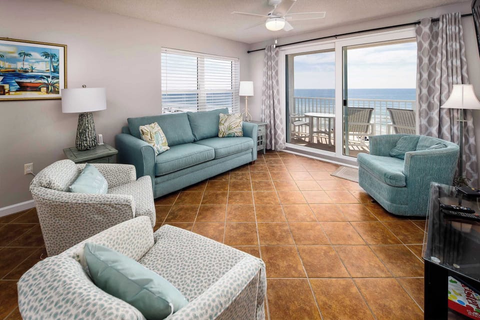 Living room with queen size sleeper sofa