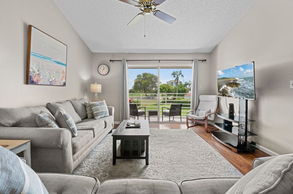 Spacious Living Room