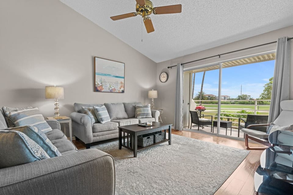 Spacious Living Room