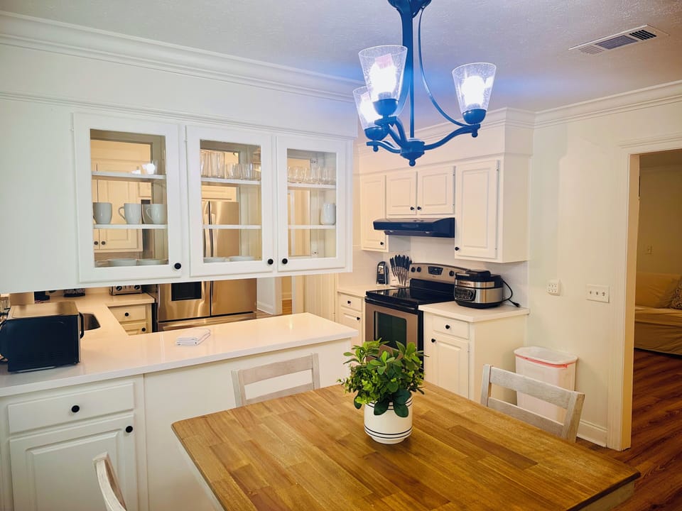 Fully Furnished Kitchen 