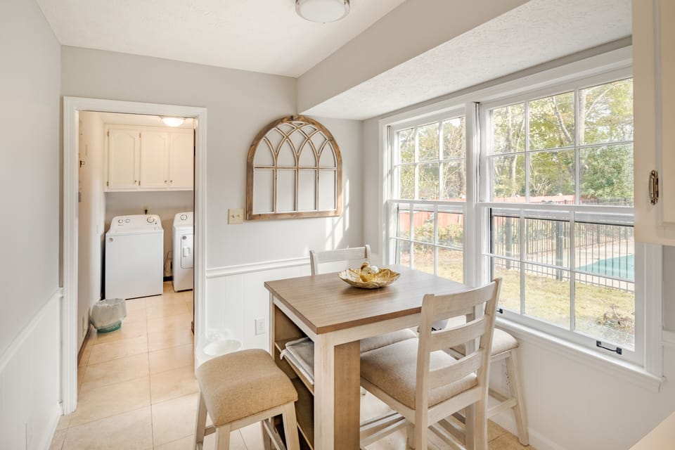 Dining Room, Dining Table, Furniture, Indoors, Table