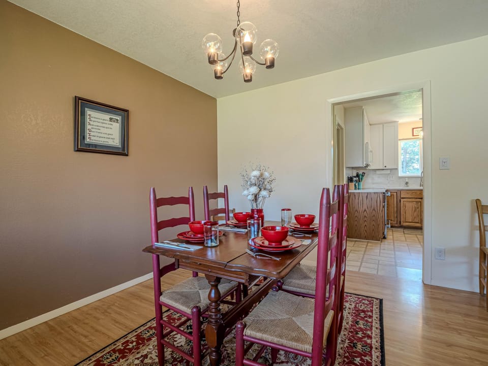 Whether it’s a quick bite or a formal dinner, this dining space is built for convenience.